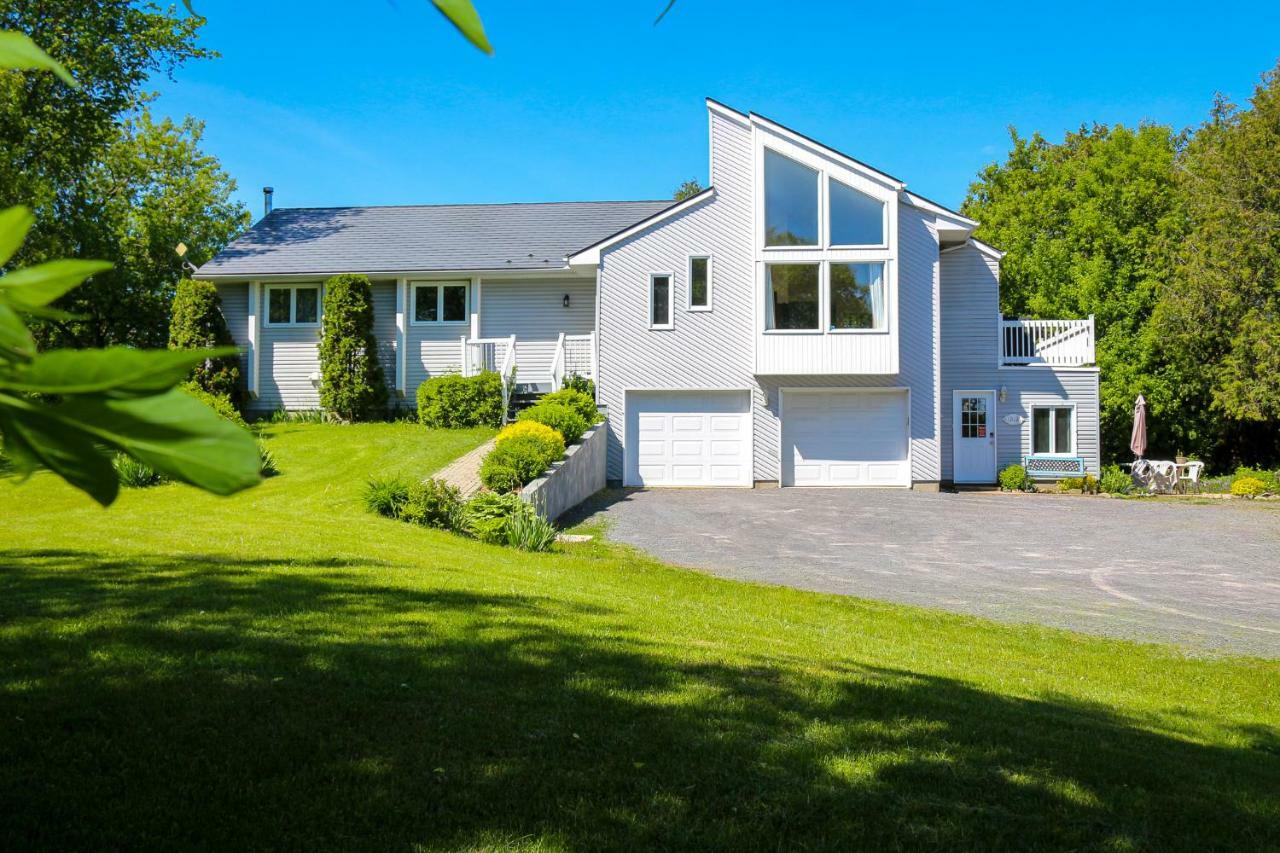 Cedar Drive Inn Crysler Dış mekan fotoğraf